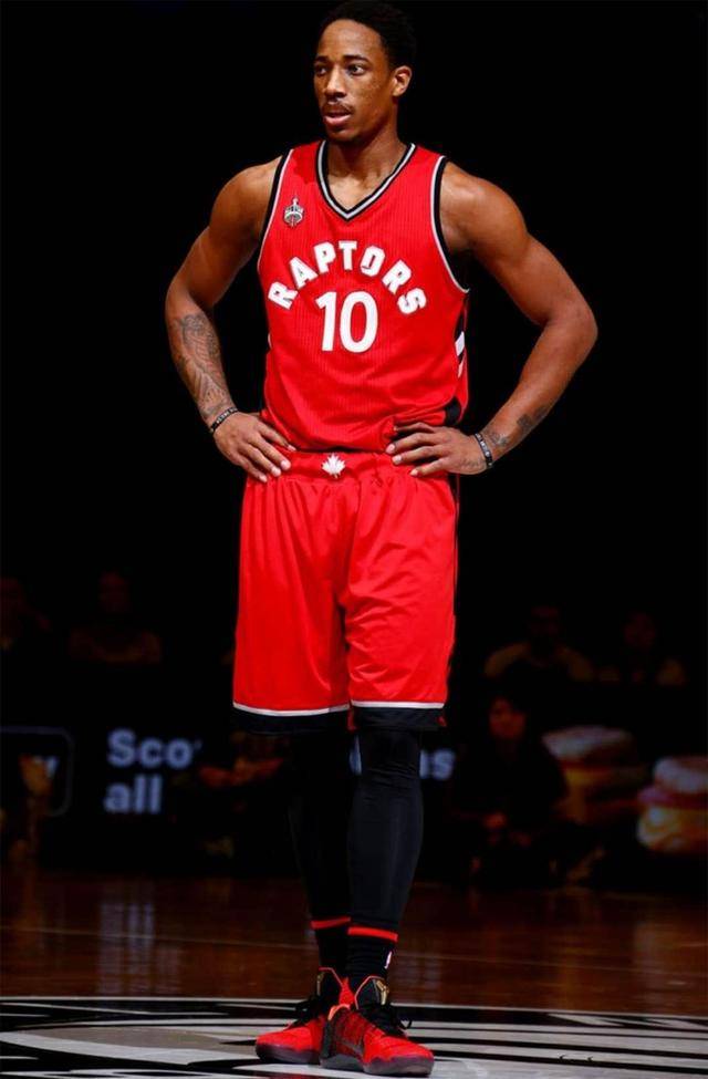 出双方在技 出双方在技