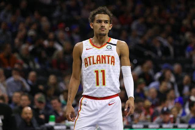 中路持球的 中路持球的