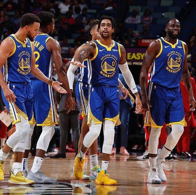 围绕阵容深 围绕阵容深